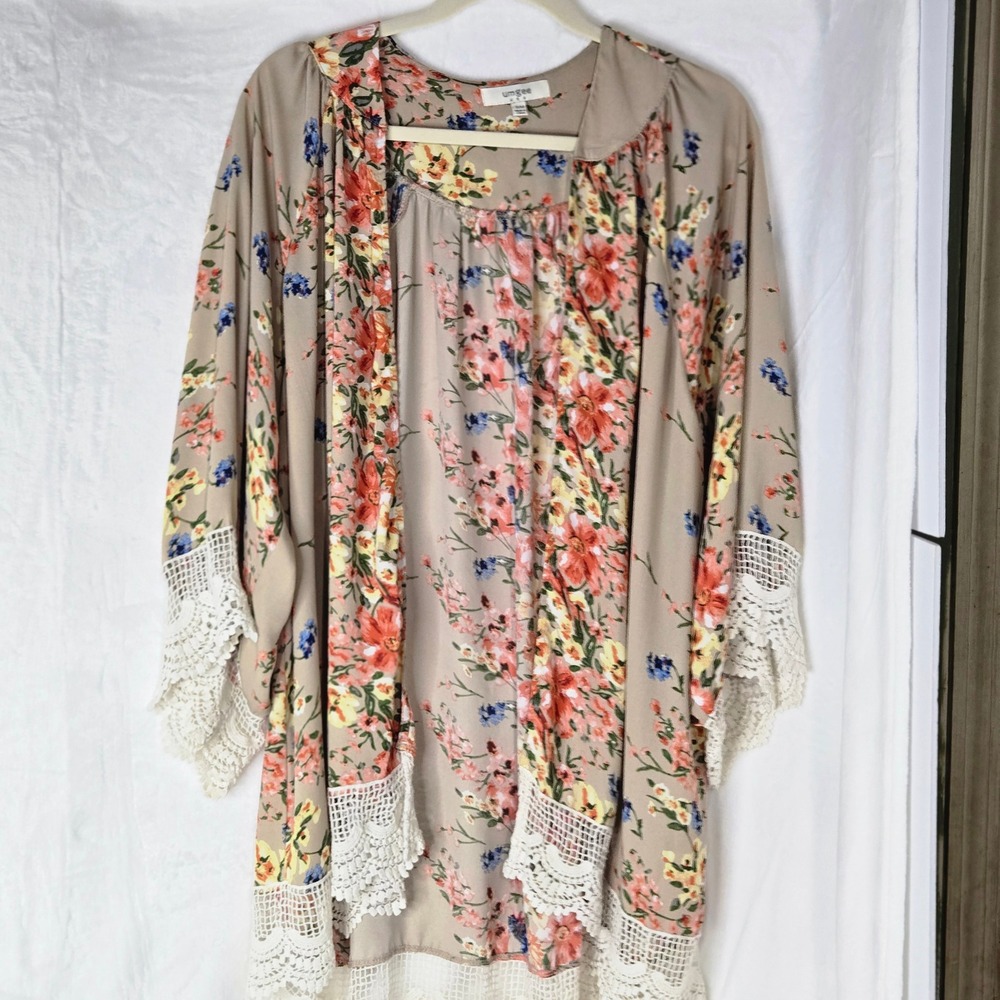 Umgee USA Floral Kimono‎ Cardigan Tan Beige Crochet Lace Trim Oversized S/M